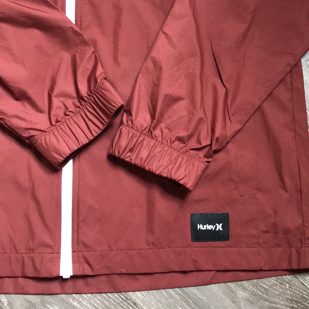 Hurley - Picture 15 of 16